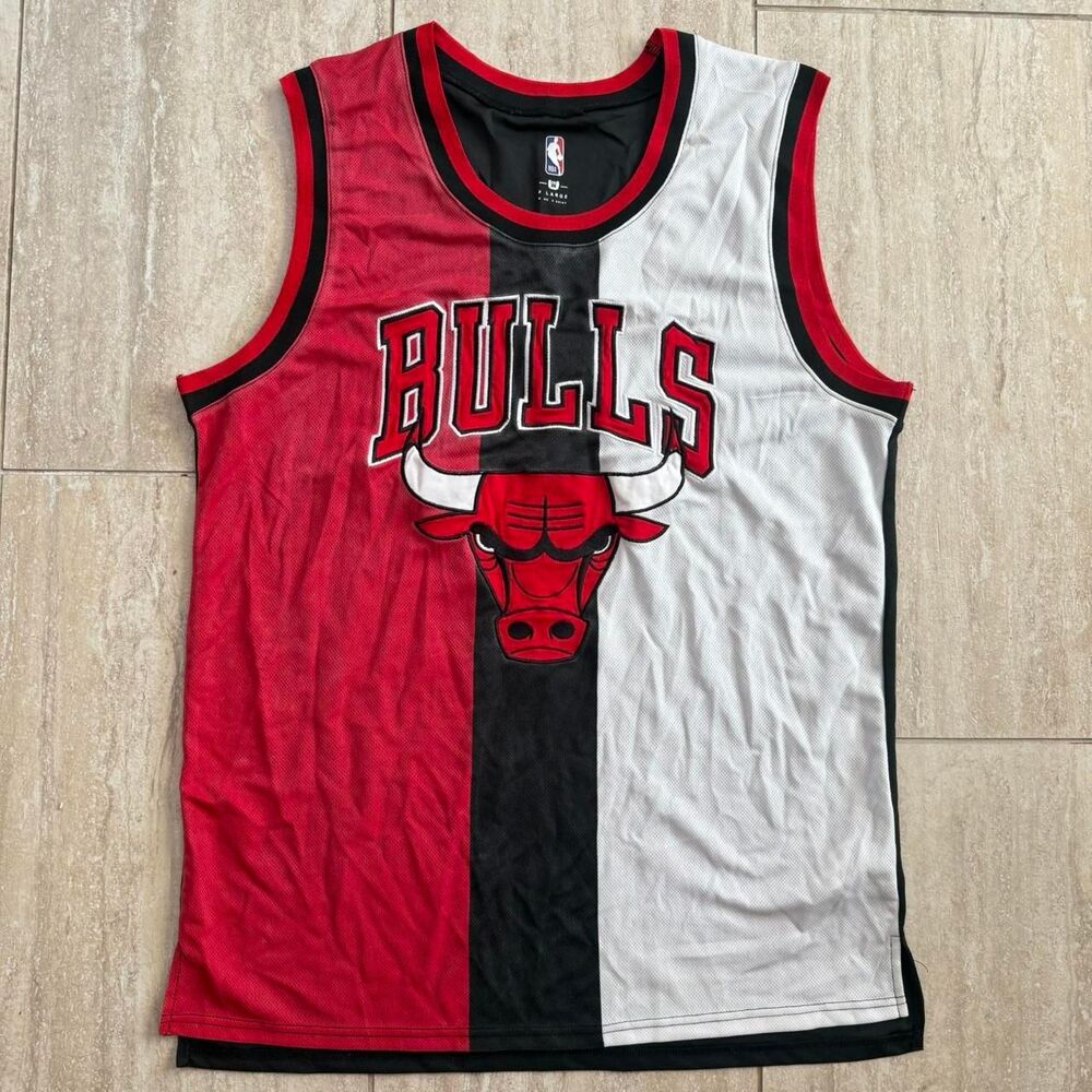 Vintage Chicago Bulls NBA Basketball Jersey red black white Size XL sportswear